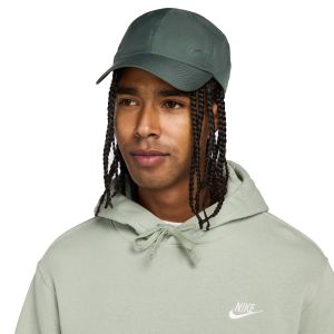 Nike Dri-FIT Club Unstructured Metal Swoosh Cap