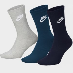 Nike Sportswear Everyday Essential Crew Socks x 3