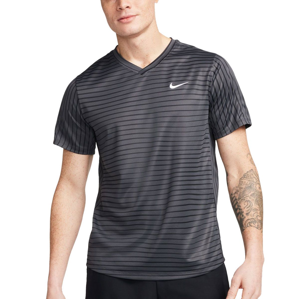 nikecourt-dri-fit-victory-men-s-tennis-top-fd5390-060